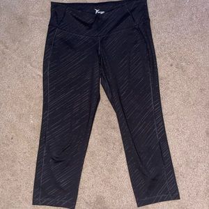 Black leggings, calf length